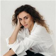 Soy hablante nativa de español con un nivel alto de inglés y experiencia en comunicación con personas de distintos orígenes.